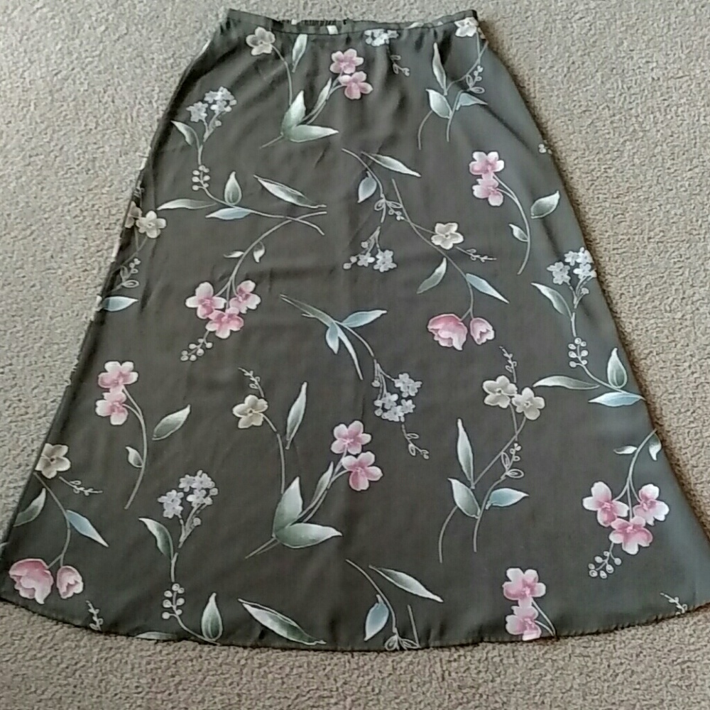 Kathie Lee sage floral skirt